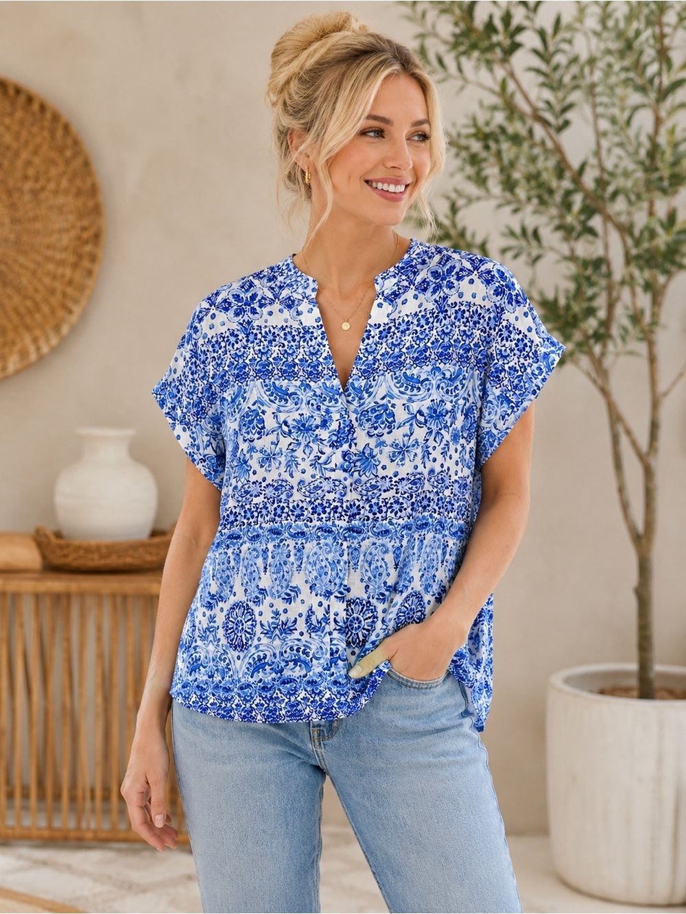 Floral & Ivy Blue & White Floral Paisley Blouse Top Medium NWT